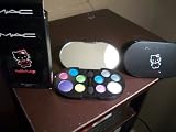 MAC HELLO KITTY 10 COLOR COMPACT