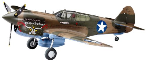 Hasegawa 1/32 P-40E Warhawk Texas Longhorn with Pilot Figure, Drop Tank and 500Ib Bomb
