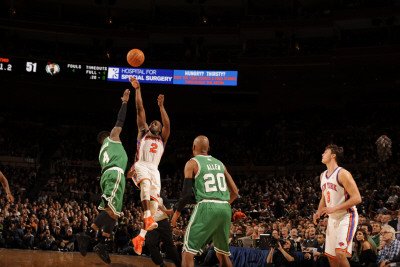 Boston Celtics v New York Knicks: Raymond Felton and Nate Robinson Photographic Poster Print by Lou Capozzola, 24x36