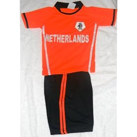 CHILDRENS ,KIDS , BOYS & GIRLS HOLLAND NETHERLANDS SOCCER SET SIZE 12 AGES (9 AND 10)