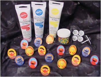 Sesame Street Cakes, Cupcakes - Decorating Kit (25 pcs) SAVE $3.15 by Decorating Kits