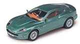 Review Carrera 25700 / Carrera 25700 Aston Martin Vanquish New British Racing Green 1:32nd Scale