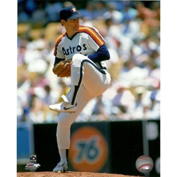 Nolan Ryan Houston Astros Pitching 8x10 Photo
