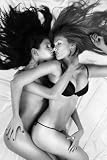 1art1 40731 Sch�ne Frauen - Love Pose Poster 91 x 61 cm