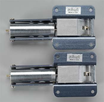 Robart Manufacturing Main Retracts, 20-32#, 90 degree, Rail by Robart Manufacturing