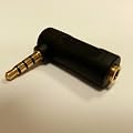 Winkel-Adapter 3,5-mm-Klinke (4-polig Stecker / 3-polig Kupplung)