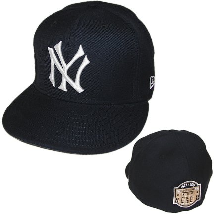 New York Yankees Retro Flip Fitted Hat