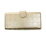<strong>CHANEL</strong> シャネル ２つ折り長財布 A35441