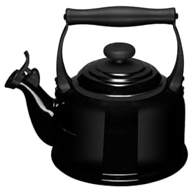 Le Creuset Traditional Kettle, Black
