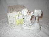 Precious Moments Figurine Musical ~ I'm Sending You a White Christmas (Plays: White Christmas) #112402