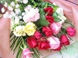 バラと季節の草花の花束【生花】【お祝い】記念日】【誕生日】【フラワーギフト】【バラ】