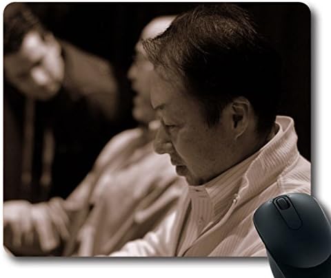 Custom Gaming Mouse Pad with The Last Of Us Remastered Man Defender Joel Non-Slip Neoprene Rubber Standard Size 9 Inch(220mm) X 7 Inch(180mm) X 1/8(3mm) Desktop Mousepad Laptop Mousepads Comfortable Computer Mouse Mat