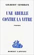 Une abeille contre la vitre