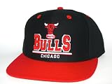 Casquette Neuve Ajustable Officielle NBA - Snapback Chicago Bulls - Design en 3D - Visiere Plate - Casquette Noire/Rouge