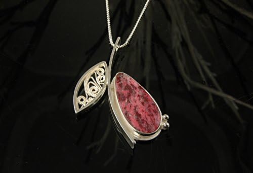 Norwegian filigree and thulite leaf pendant