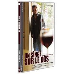 Un singe sur le dos