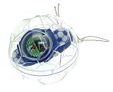Montre de poignet en plastique bleue présentée dans boule / ballon de football.