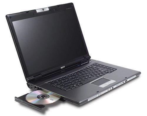 Acer TravelMate 8215WLMi Carbon Fiber 15,4 Zoll WSXGA+ Notebook (Intel Core 2 Duo T7200 (2,00Ghz), 2 GB RAM, 160GB HDD, DVD+- RW DL, ATI X1600 256MB/512MB HM, Vista Ultimate)