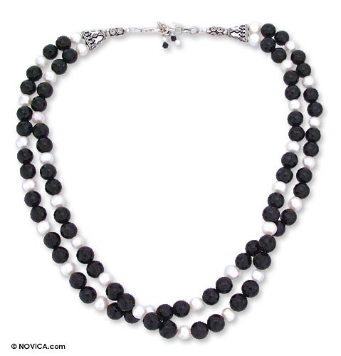 Onyx and pearl necklace 22.4 L