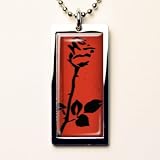 Retro-a-go-go 'PAINTED ROSE' VELVETY FLOWERS TABLET NECKLACE
