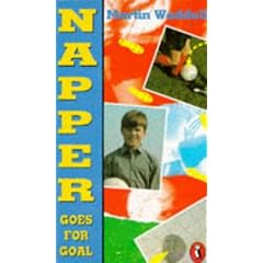 Napper Goes for Goal (Puffin Books)