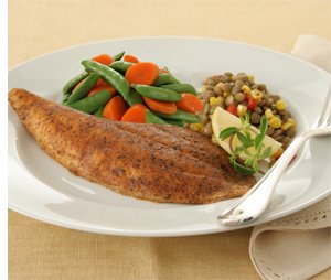 Blackened Catfish w Lentil Corn & Sugar Snap Peas w Carrots by Dinewise.com
