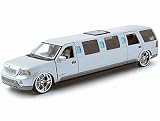 Die-cast Model Lincoln Navigator Limo (1:24 scale in Silver)