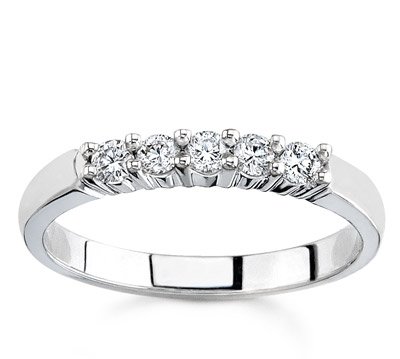 18k White Gold or Yellow Gold Five-Stone Diamond Band (H/SI2, 1/4 ct. tw.)