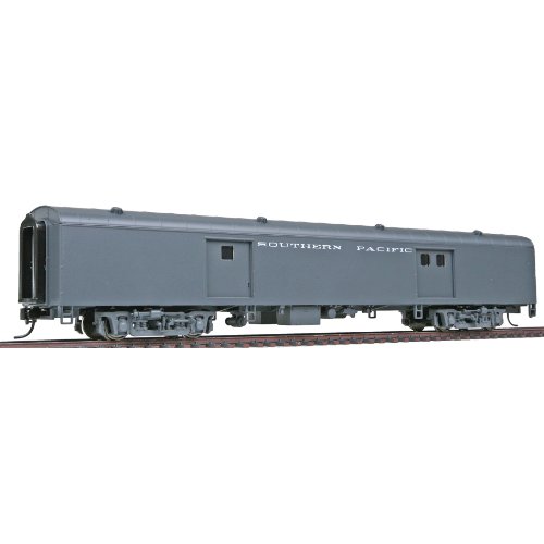 Walthers HO Scale Streamlined Pullman-Standard 72' Baggage Car - Ready To Run - Southern Pacific(TM) (Smooth Sides, Gray)