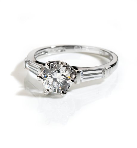 9ct White Gold Solitaire Ring Size M