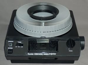 Kodak Carousel 4400 Slide Projector with 140 Capacity Slide Tray