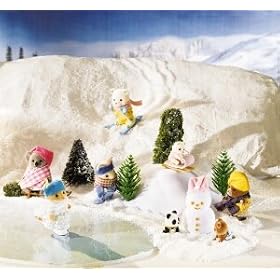 Calico Critters Polly and Hollys Winter Fun by International Playthings