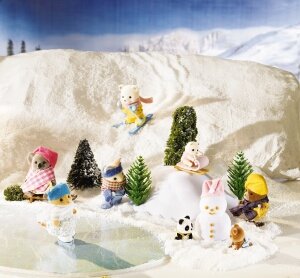 Calico Critters Polly and Holly's Winter Fun