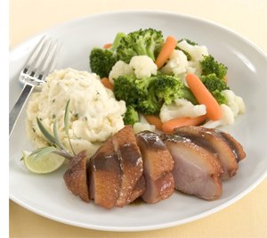 Char Siu Duck w Garlic Mashed Potatoes & California Blend by Dinewise.com