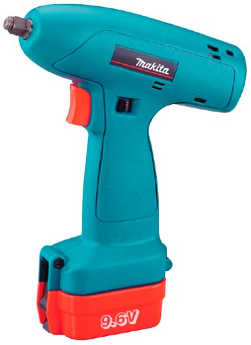 Makita 6907DWE 3/8-Inch Drive 9.6-Volt Cordless Impact Wrench Kit