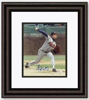 Greg Maddux Autographed Atlanta Braves 8x10 Photo - Custom Framed