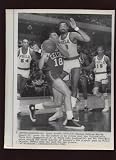 Original 1968 Wilt Chamberlain Phil 76'ers Wire Photo - NBA Photos