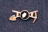 IMAGE OF Gold Pan with Pick and Shovel Pin