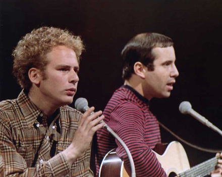 ブロマイド写真★サイモン&ガーファンクルSimon & Garfunkel/ステージで歌う