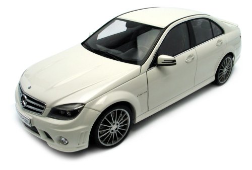Mercedes C63 AMG White With Leather Seats 1:18 Autoart-image