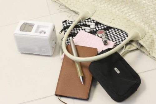 Cover image : CCP 【旅行にも便利な専用ポーチ付き限定モデル】超音波式ペットボトル加湿器 (ひょうたんボトル＋殺菌カートリッジ付き)ホワイト KX-80UP-AWH