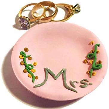 Mrs Ring Dish in Pink with Floral Design, Bride Wedding Ring Dish, Pink Clay Ring Holder, Bride Gift Idea, Valentine's Day Gift Idea, Anniversary Gift Idea