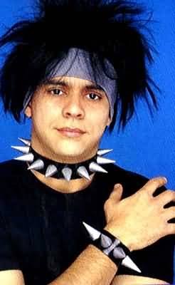 Spiked Costume Bracelet (Plastic Costume Quality - Choker not included)) Spiked Costume Bracelet (Plastic Costume Quality - Choker not included))