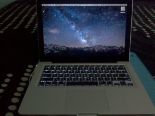 Apple MacBook Pro A1278 13.3" Laptop (Intel Core 2 Duo 2.4Ghz, 250GB Hard Drive, 4096Mb RAM, DVDRW Drive, OS X 10.5.5) On Sale