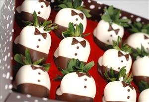 1 Dozen Black Tie Berries Gift Box1 Dozen Black Tie Berries Gift Box