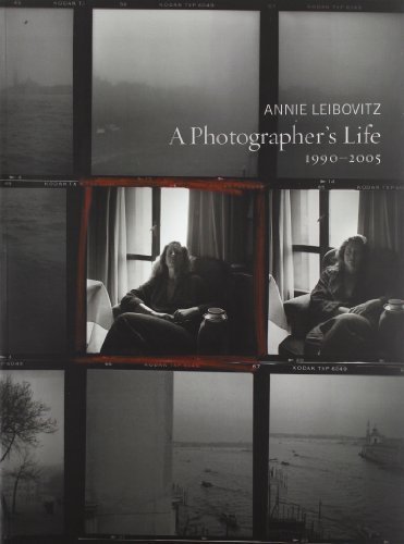 A Photographer's Life: 1990-2005 by Leibovitz, Annie (2009) Paperback
