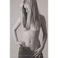 Girls Sexy Jeans Girl Erotik Poster schwarz-weiss nackte hot Girls sch�ne Frauen - Gr�sse 61x91,5 cm