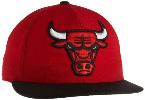 NBA Men's Chicago Bulls Flat Brim Fitted Hat - Tr02M, 7 1/2 , Fashion Color , Red & Black