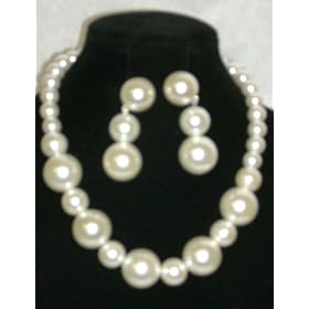 Graduated White Pearl Choker Necklace with Earrings for Women and Teens
