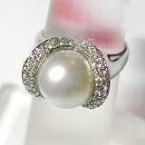 18K White Gold Pearl and Diamond Ring